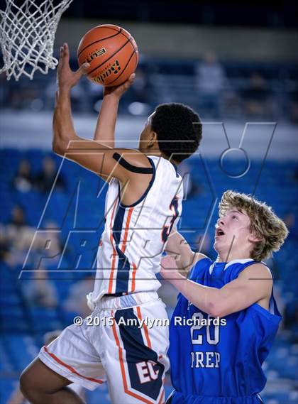 Thumbnail 3 in Eastside Catholic vs. Seattle Prep (WIAA 3A Playoff) photogallery.