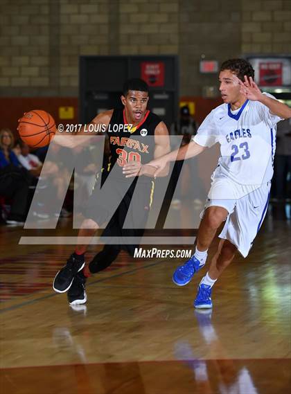 Thumbnail 2 in Fairfax vs. Santa Margarita (Nike Extravaganza) photogallery.