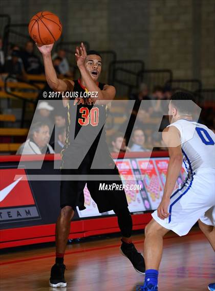 Thumbnail 3 in Fairfax vs. Santa Margarita (Nike Extravaganza) photogallery.