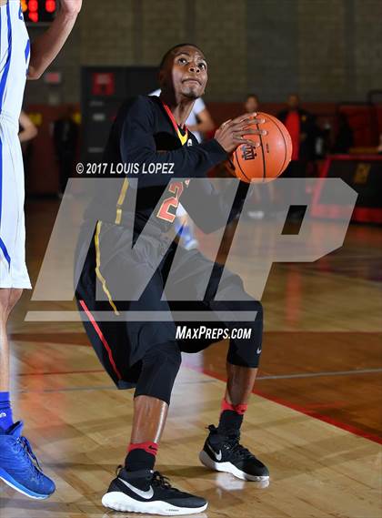 Thumbnail 3 in Fairfax vs. Santa Margarita (Nike Extravaganza) photogallery.