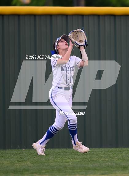 Thumbnail 2 in MacArthur [Douglas] vs Alamo Heights photogallery.