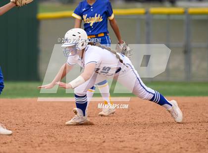 Thumbnail 3 in MacArthur [Douglas] vs Alamo Heights photogallery.