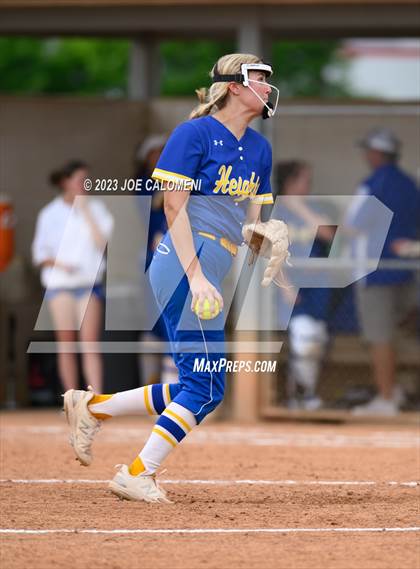Thumbnail 2 in MacArthur [Douglas] vs Alamo Heights photogallery.