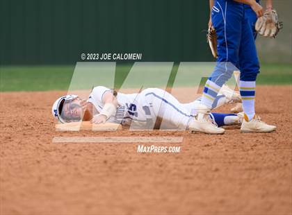 Thumbnail 2 in MacArthur [Douglas] vs Alamo Heights photogallery.