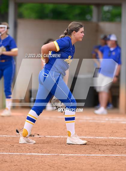 Thumbnail 1 in MacArthur [Douglas] vs Alamo Heights photogallery.