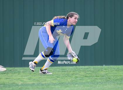 Thumbnail 2 in MacArthur [Douglas] vs Alamo Heights photogallery.