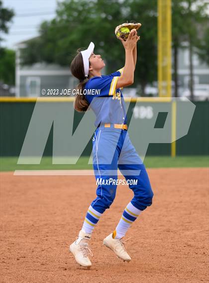 Thumbnail 2 in MacArthur [Douglas] vs Alamo Heights photogallery.