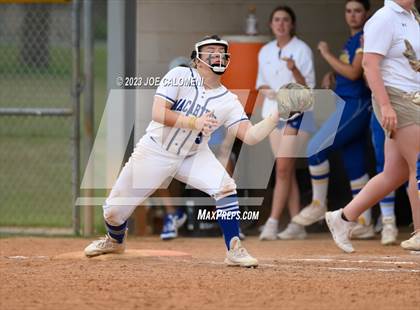 Thumbnail 2 in MacArthur [Douglas] vs Alamo Heights photogallery.