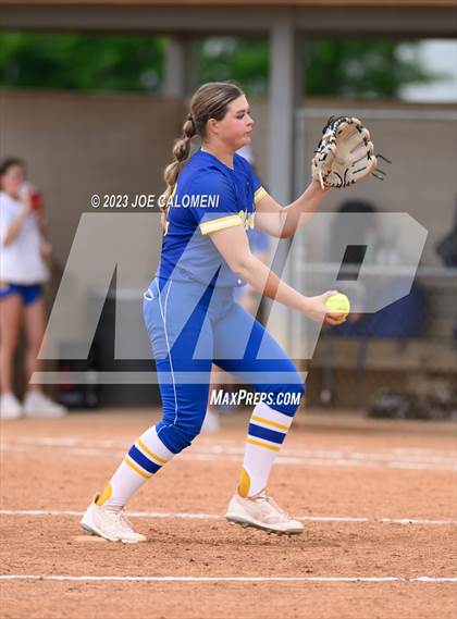 Thumbnail 1 in MacArthur [Douglas] vs Alamo Heights photogallery.