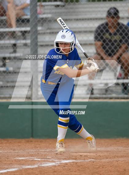 Thumbnail 1 in MacArthur [Douglas] vs Alamo Heights photogallery.