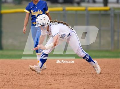 Thumbnail 2 in MacArthur [Douglas] vs Alamo Heights photogallery.