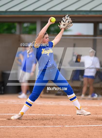 Thumbnail 3 in MacArthur [Douglas] vs Alamo Heights photogallery.