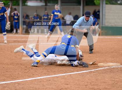 Thumbnail 1 in MacArthur [Douglas] vs Alamo Heights photogallery.