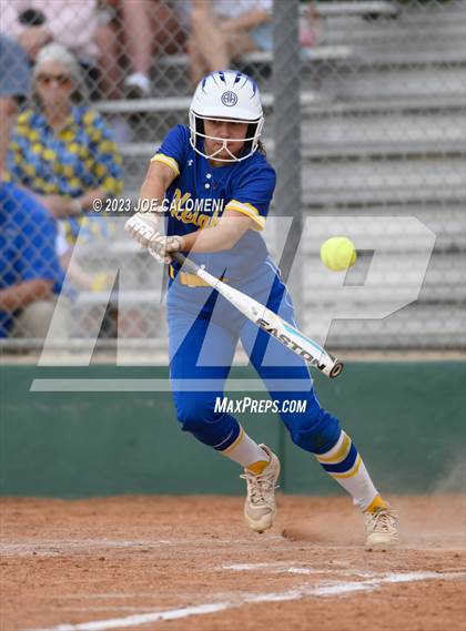 Thumbnail 2 in MacArthur [Douglas] vs Alamo Heights photogallery.