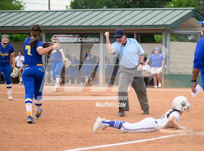 Thumbnail 3 in MacArthur [Douglas] vs Alamo Heights photogallery.