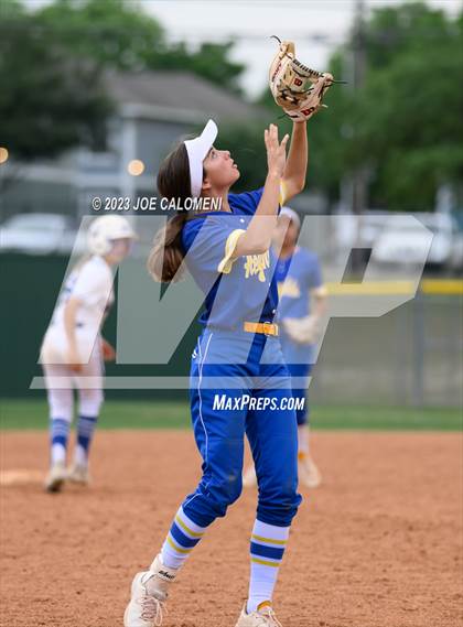 Thumbnail 2 in MacArthur [Douglas] vs Alamo Heights photogallery.
