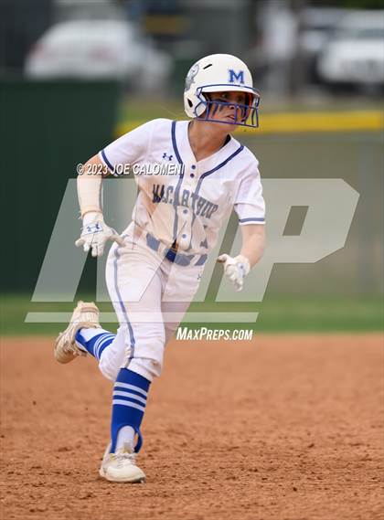 Thumbnail 2 in MacArthur [Douglas] vs Alamo Heights photogallery.