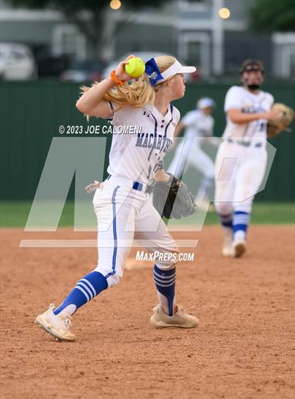 Thumbnail 3 in MacArthur [Douglas] vs Alamo Heights photogallery.
