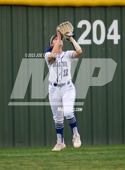 Thumbnail 3 in MacArthur [Douglas] vs Alamo Heights photogallery.