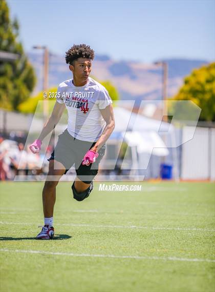 Thumbnail 1 in Ukiah vs St. Helena (D1 Bound Academy 7 on 7 Tournament) photogallery.