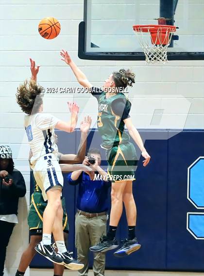 Thumbnail 3 in White Oak @ Swansboro photogallery.