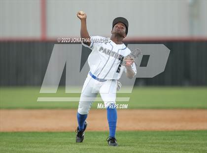 Thumbnail 1 in McKinley @ Brusly photogallery.