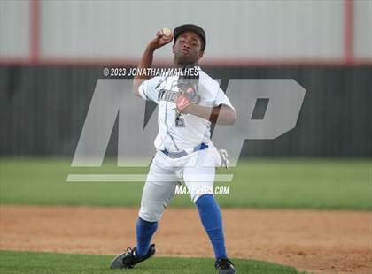 Thumbnail 1 in McKinley @ Brusly photogallery.