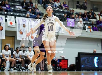Thumbnail 2 in Anna vs. Alvarado (UIL 4A Area Playoff) photogallery.