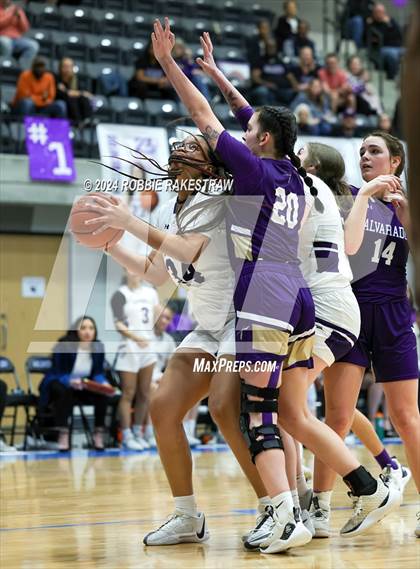 Thumbnail 2 in Anna vs. Alvarado (UIL 4A Area Playoff) photogallery.