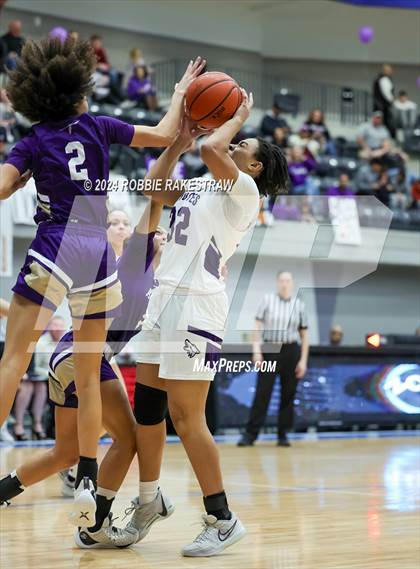 Thumbnail 3 in Anna vs. Alvarado (UIL 4A Area Playoff) photogallery.