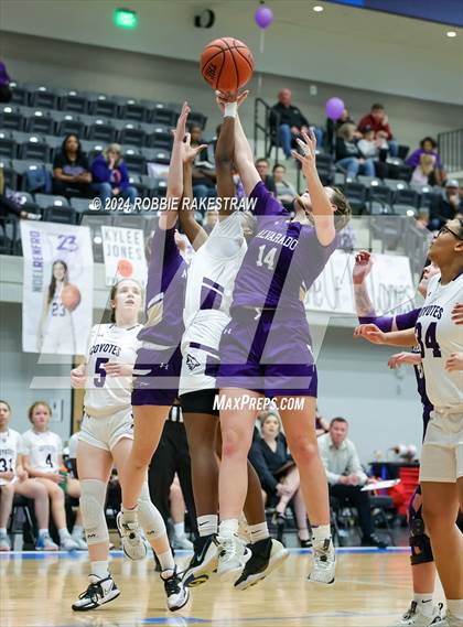 Thumbnail 1 in Anna vs. Alvarado (UIL 4A Area Playoff) photogallery.