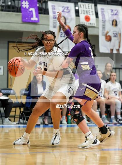 Thumbnail 2 in Anna vs. Alvarado (UIL 4A Area Playoff) photogallery.