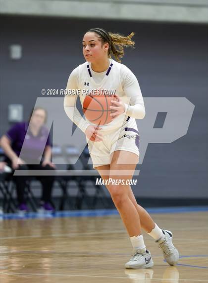Thumbnail 1 in Anna vs. Alvarado (UIL 4A Area Playoff) photogallery.