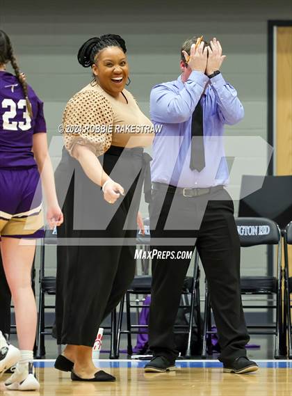 Thumbnail 3 in Anna vs. Alvarado (UIL 4A Area Playoff) photogallery.