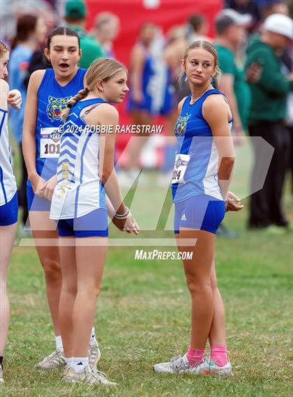 Thumbnail 1 in UIL Cross Country 1A Finals (3200m) photogallery.