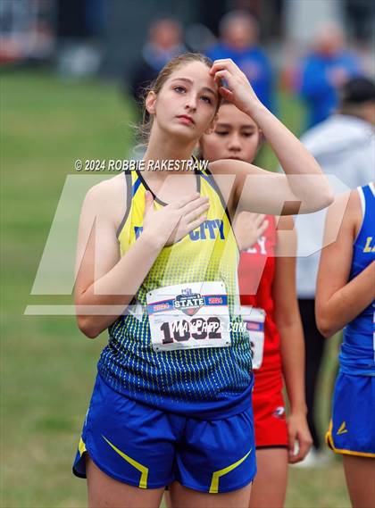 Thumbnail 1 in UIL Cross Country 1A Finals (3200m) photogallery.