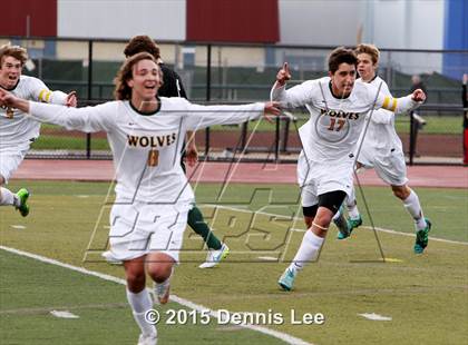Thumbnail 3 in San Ramon Valley vs. De La Salle (CIF NCS D1 Final) photogallery.