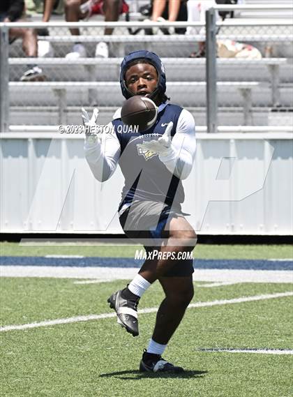 Thumbnail 2 in San Clemente vs. St. John Bosco (Brave 8 Invitational) photogallery.