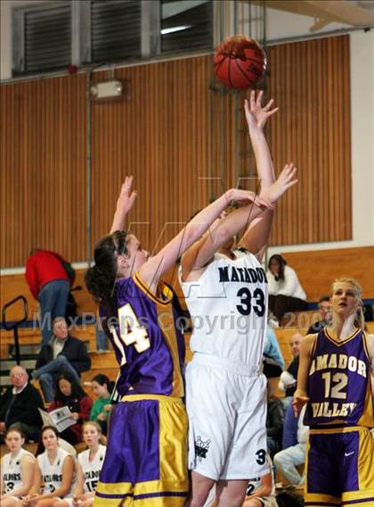 Thumbnail 2 in Miramonte vs. Amador Valley (Acalanes Shootout) photogallery.