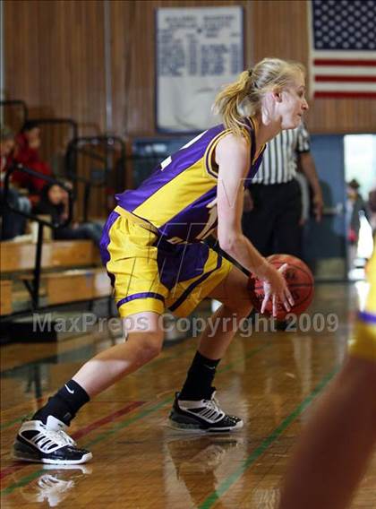Thumbnail 3 in Miramonte vs. Amador Valley (Acalanes Shootout) photogallery.