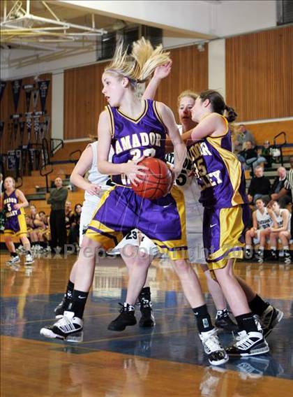 Thumbnail 3 in Miramonte vs. Amador Valley (Acalanes Shootout) photogallery.