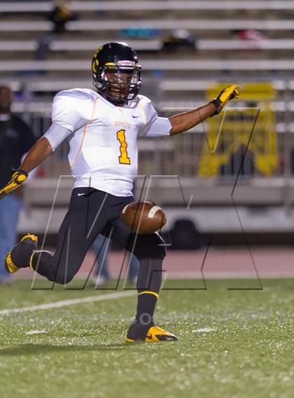 Thumbnail 1 in Warren vs. East Central (UIL 5A Bi-District Playoff) photogallery.