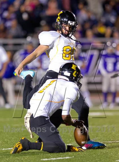Thumbnail 2 in Warren vs. East Central (UIL 5A Bi-District Playoff) photogallery.