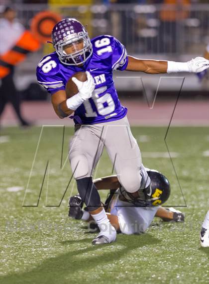 Thumbnail 2 in Warren vs. East Central (UIL 5A Bi-District Playoff) photogallery.