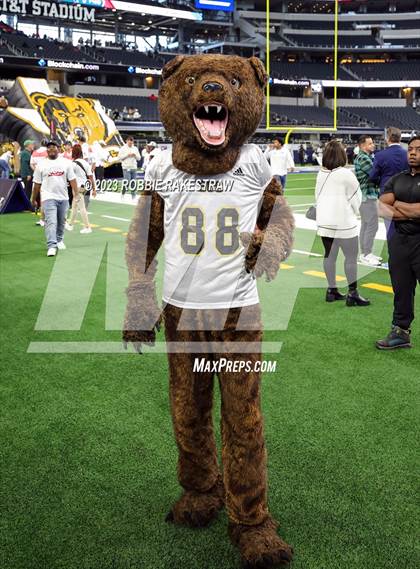 Thumbnail 1 in South Oak Cliff @ Port Neches-Groves (UIL 5A D2 Football Final) photogallery.
