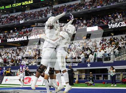 Thumbnail 2 in South Oak Cliff @ Port Neches-Groves (UIL 5A D2 Football Final) photogallery.