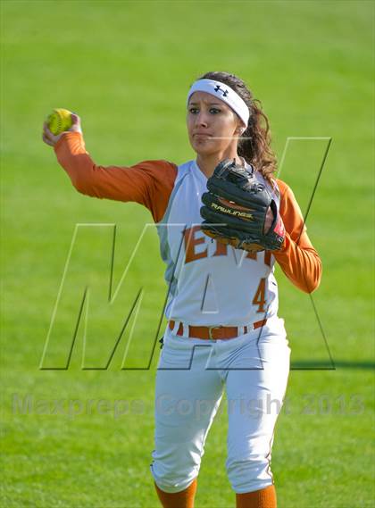 Thumbnail 1 in Steele vs. Eagle Pass (NISD Softball Tournament) photogallery.