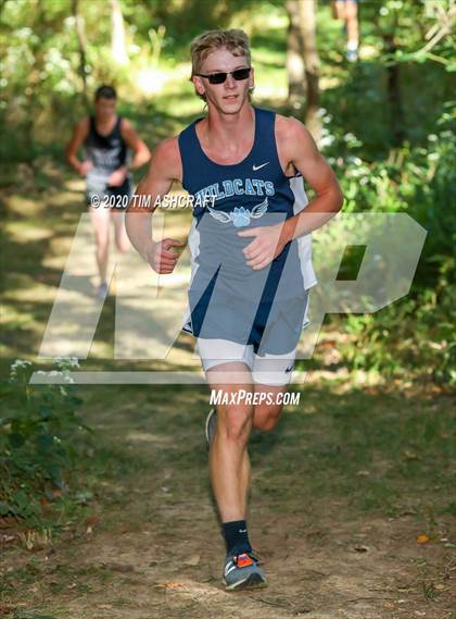 Thumbnail 1 in South Dearborn Invitational photogallery.