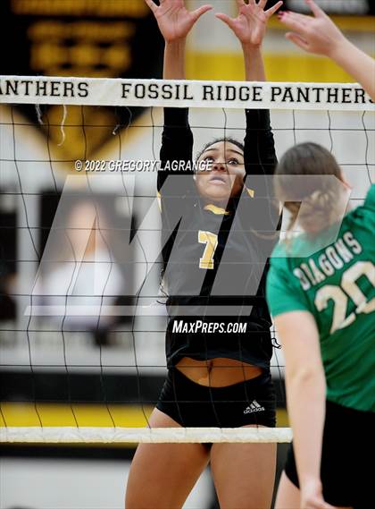 Thumbnail 2 in Southlake Carroll vs Fossil Ridge photogallery.