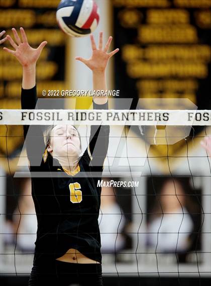 Thumbnail 2 in Southlake Carroll vs Fossil Ridge photogallery.